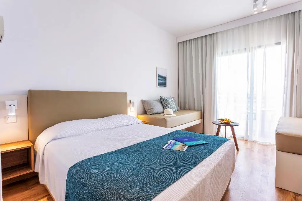 Double or Twin CAPACITY 4 Room, Louis Phaethon Beach, Cyprus