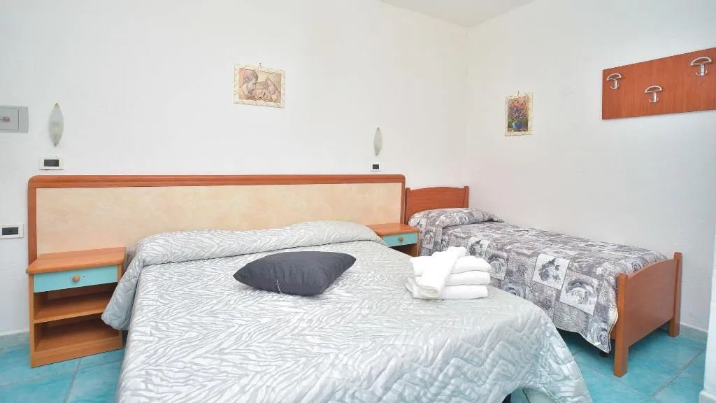 Room, Junior Village, Naples