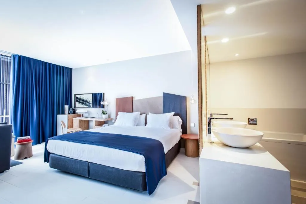 STUDIO OCEAN FRONT WITH BALCONY Room, Ocean Drive Talamanca, Ibiza