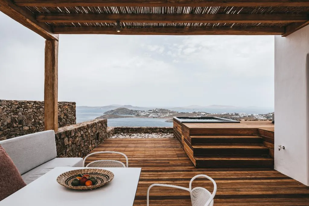 SUITE DELUXE WITH JACUZZI Room, Alissachni Mykonos, Mykonos