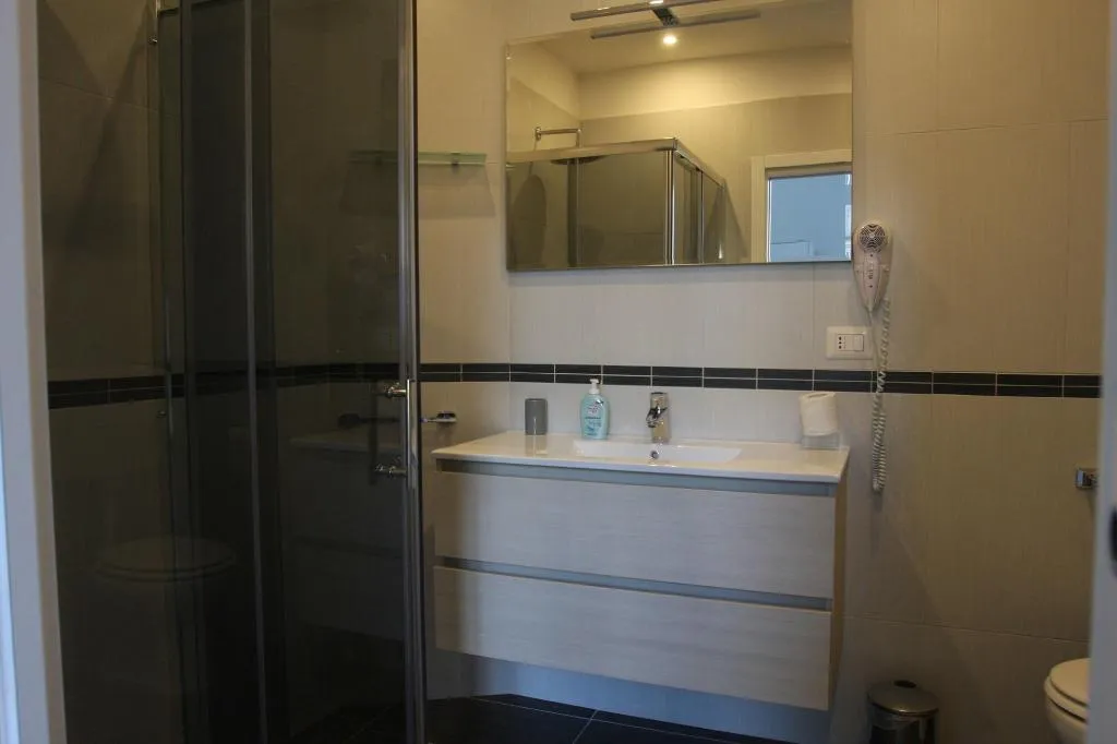 Room, Base Napoli B&B, Naples