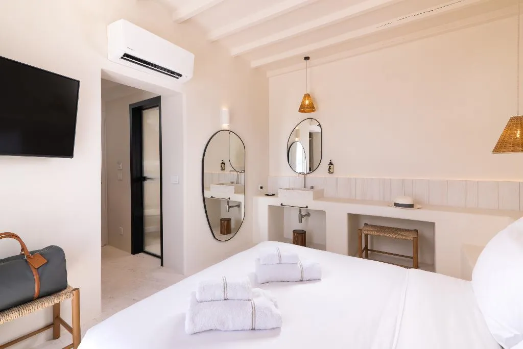 DOUBLE DELUXE SEA VIEW Room, Porto Mykonos, Mykonos