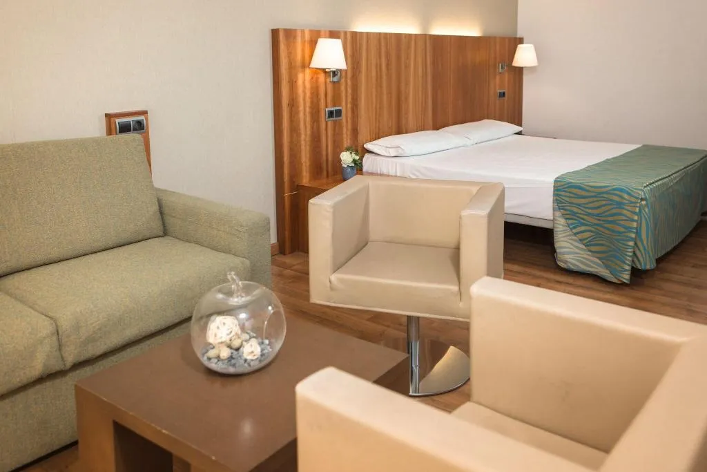 JUNIOR SUITE WITH DOUBLE BED Room, RVHotels Nautic Park, Costa Brava