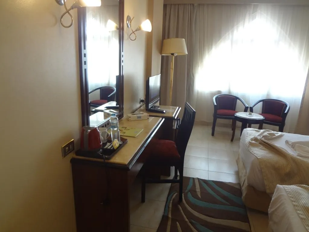 TWIN STANDARD Room, Swiss Inn Nile, Cairo