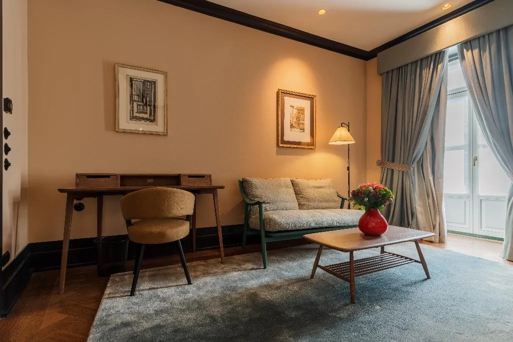 DOUBLE DELUXE GARDEN VIEW Room, Valverde Lisboa, Lisbon