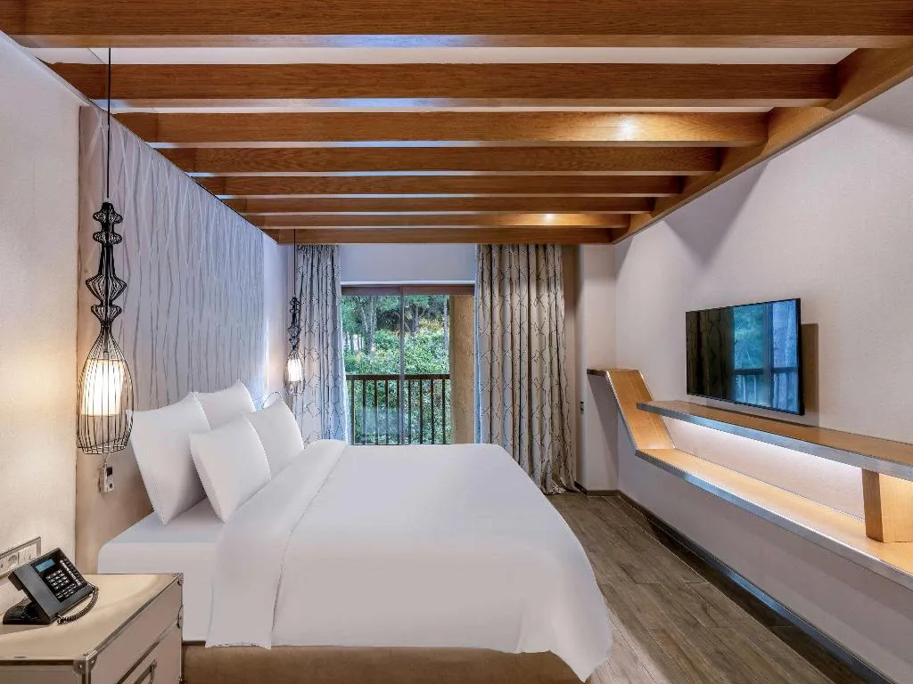 SUITE DELUXE POOL VIEW Room, Rixos Premium Belek L.O.L Theme Park Free Access, Antalya