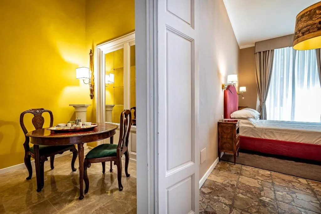DOUBLE SUPERIOR CITY VIEW Room, Cerretani Palace Luxury B&B, Florence