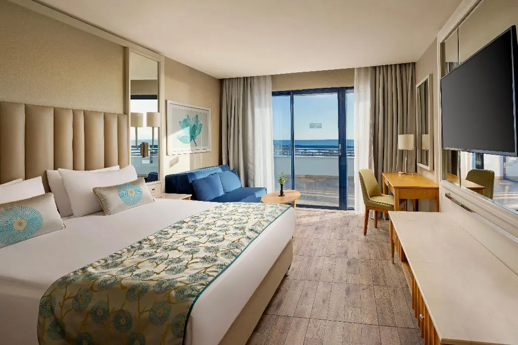 JUNIOR SUITE STANDARD Room, Titanic Deluxe Lara, Antalya