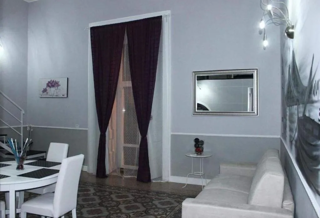 Room, B&B La Torretta di Chiaia, Naples