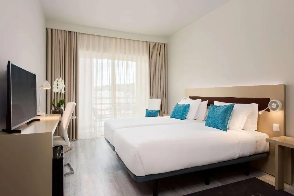 TWIN Accessible Room, Tryp Lisboa Caparica Mar Hotel, Lisbon