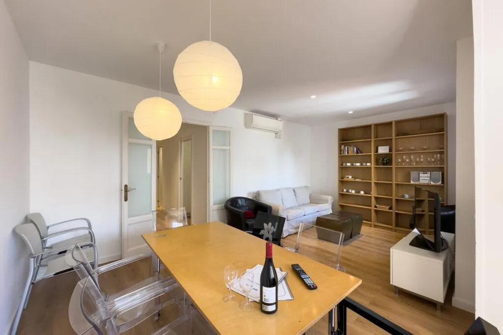 APARTMENT FOUR BEDROOMS Room, Ainb Barcelona Sants Apartments, Barcelona