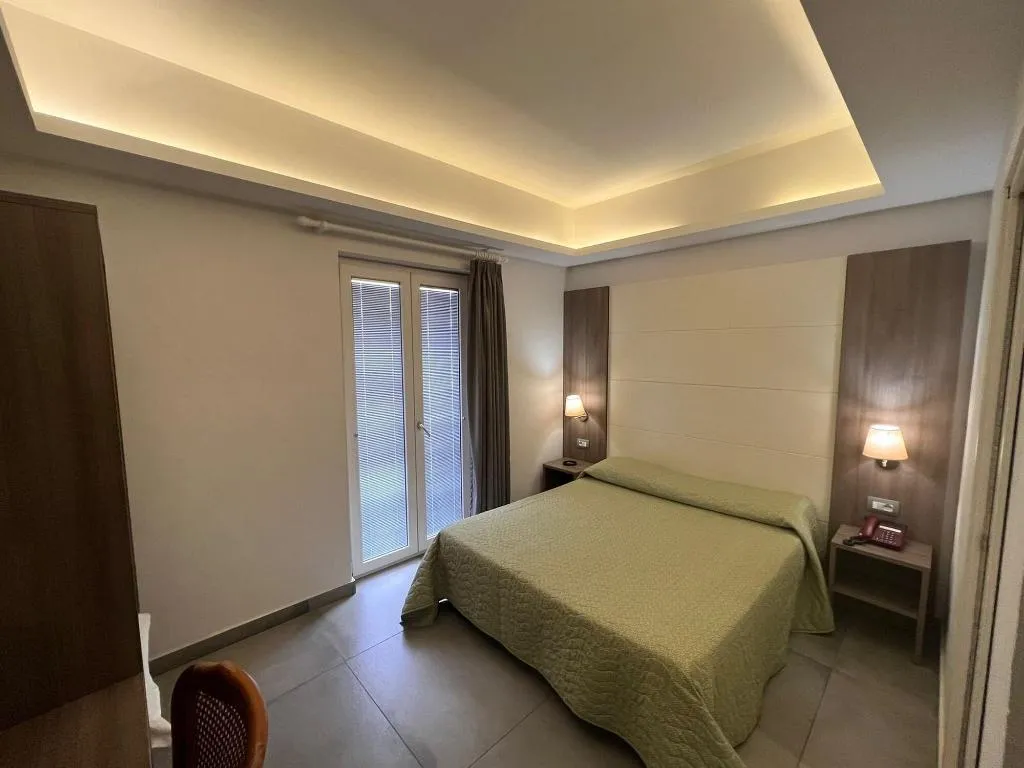 Room, Hotel La Mela, Naples