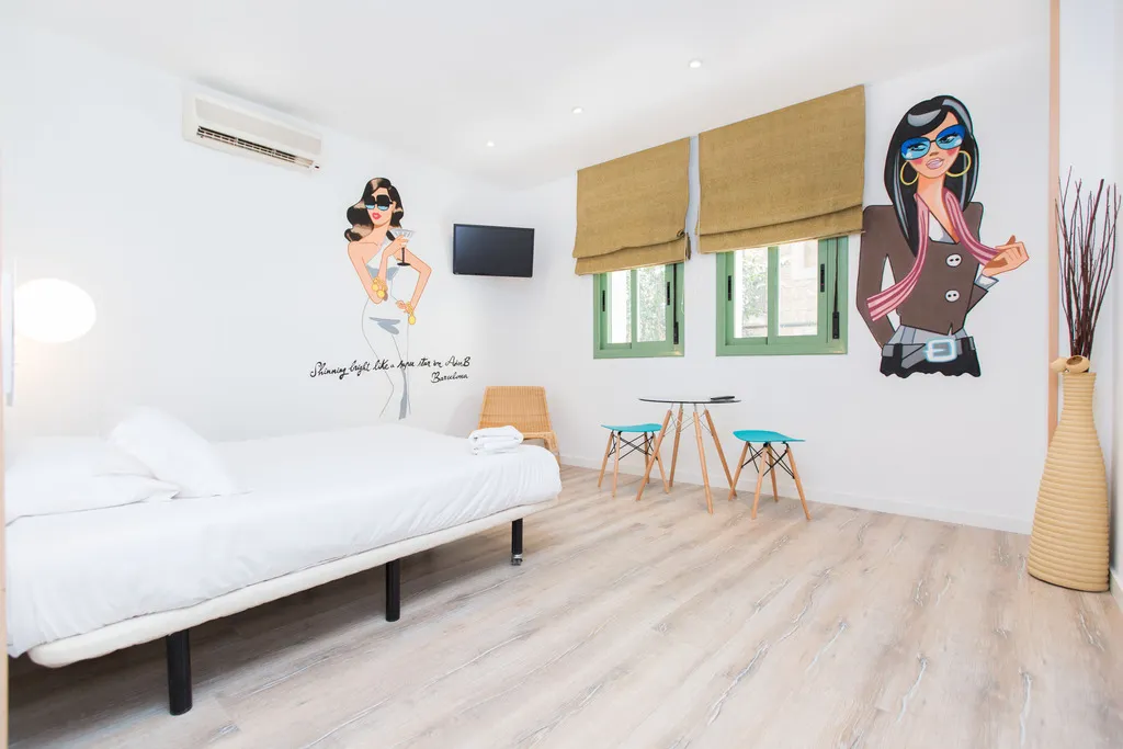 STUDIO SUPERIOR Room, AinB Las Ramblas-Colón Apartments, Barcelona