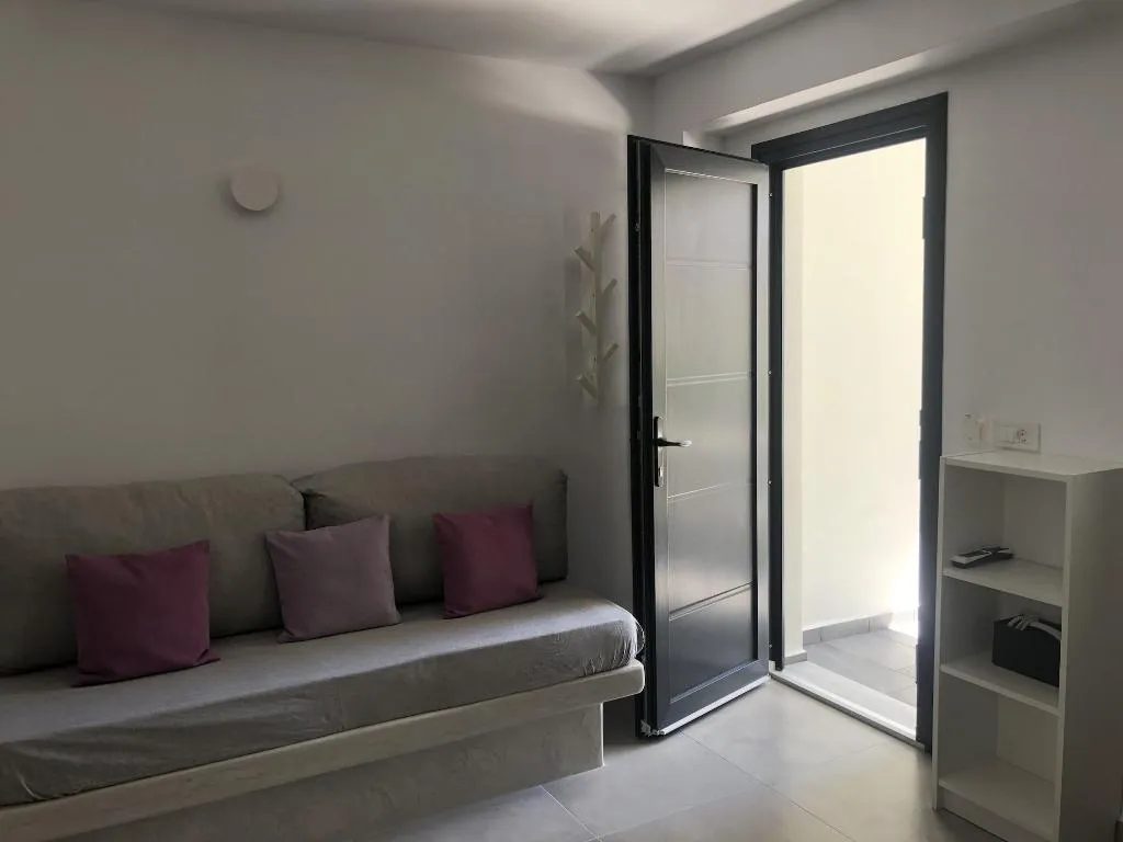 Room, Dragonfly Villas, Santorini