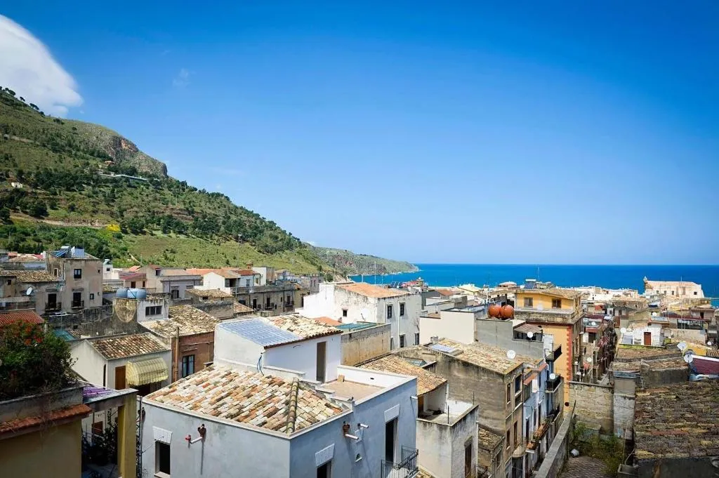 Beach, Casa Del Capitano, Palermo