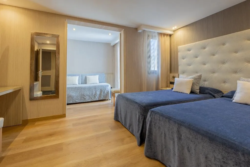 QUADRUPLE STANDARD Room, Rialto, Barcelona