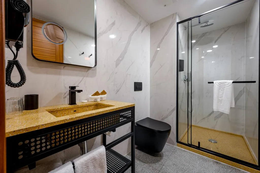 SUITE WITH JACUZZI Room, Grands Suites Hotel Residences & Spa, Malta
