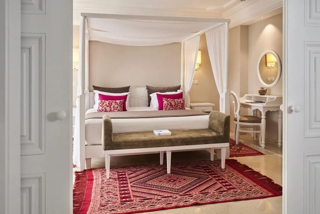 JUNIOR SUITE QUEEN SIZE BED Room, TUI BLUE Palm Beach Palace, Tunisia