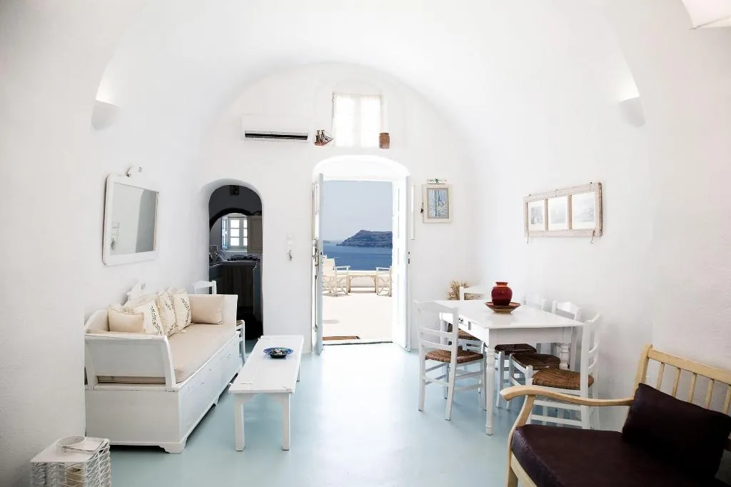 Room, Marizan Caves & Villas, Santorini, Santorini