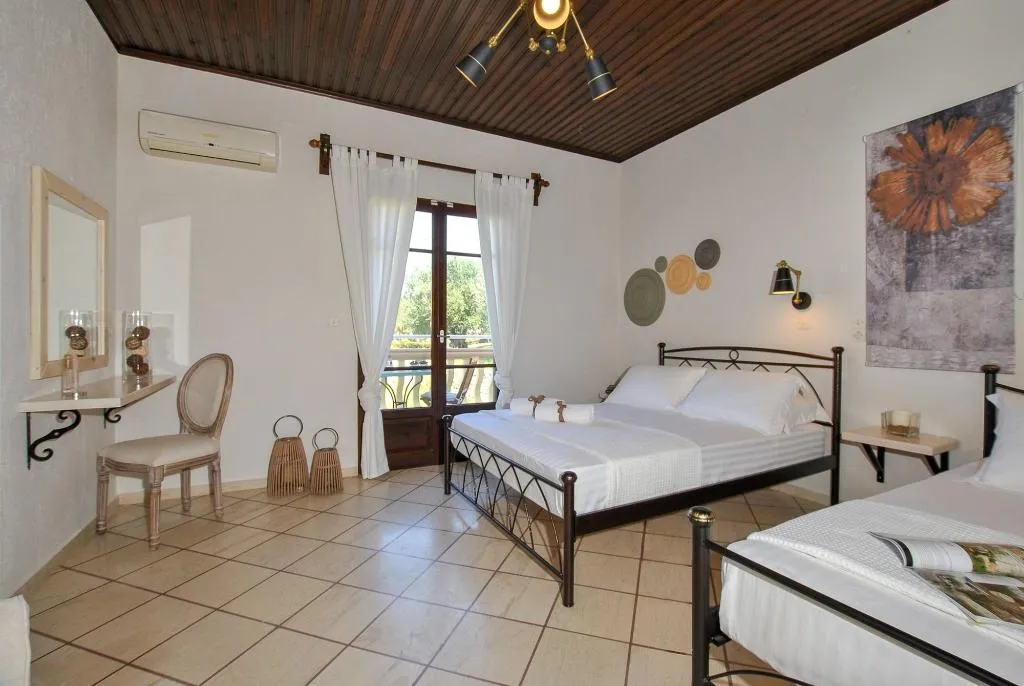 Room, Minas Studios, Kefallinia