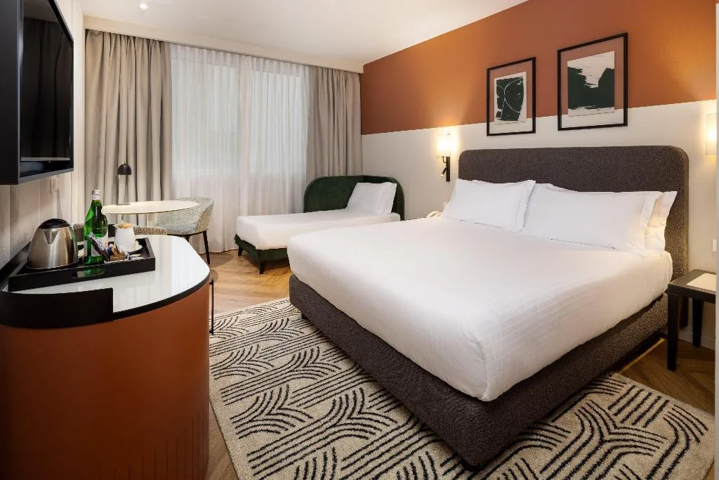 DOUBLE KING SIZE BED Room, Crowne Plaza Padova, Venice