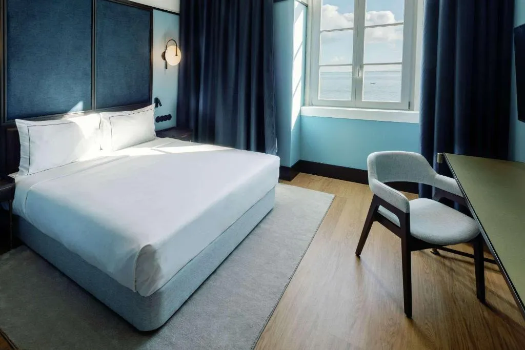 Room, The Editory Riverside Santa Apolonia Hotel, Lisbon