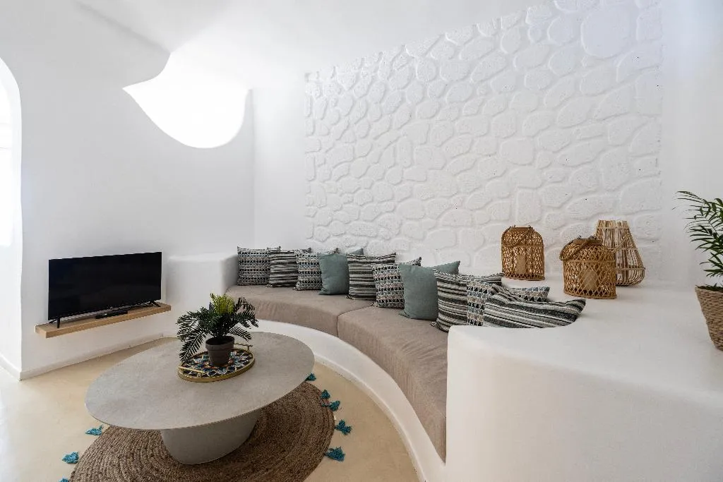 VILLA WITH JACUZZI Room, El Verano Collection Santorini, Santorini