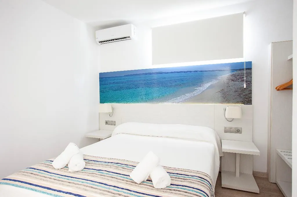 QUADRUPLE STANDARD Room, Hotel Rosales Formentera, Ibiza