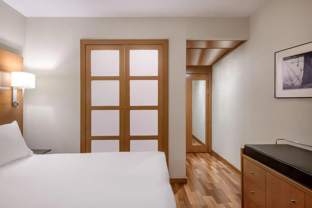 TWIN STANDARD Room, AC Sevilla Forum, Seville