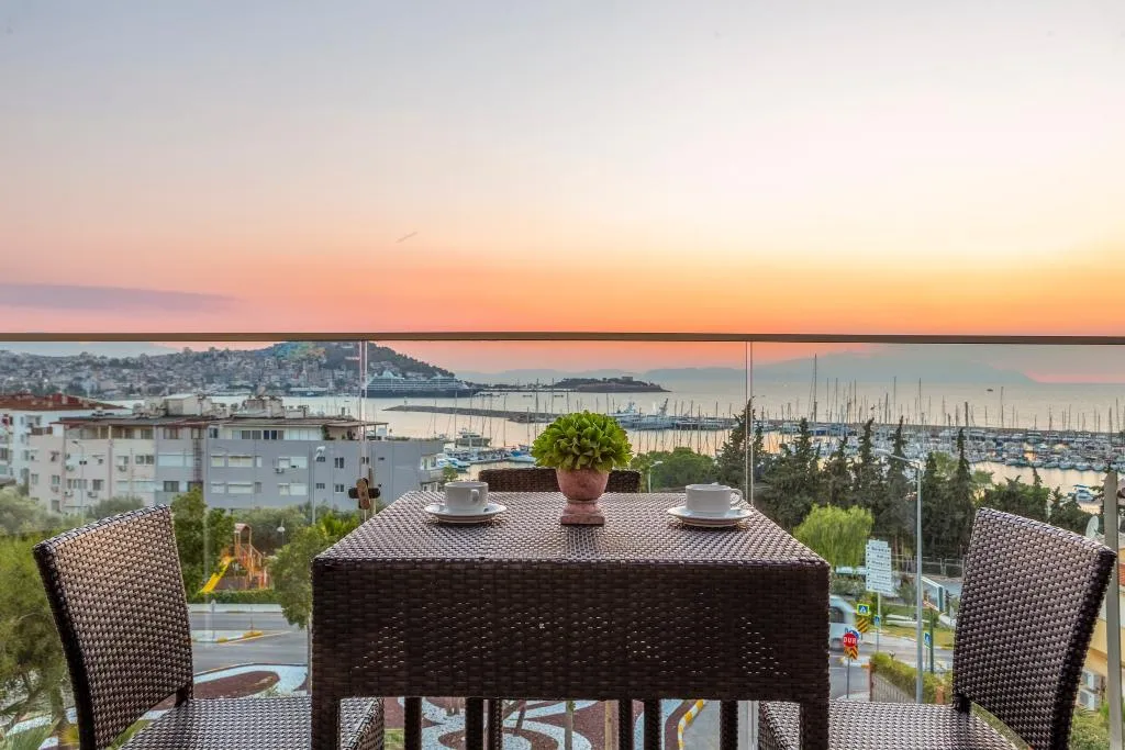 Terrace, Marina Hotel Kusadasi, Izmir