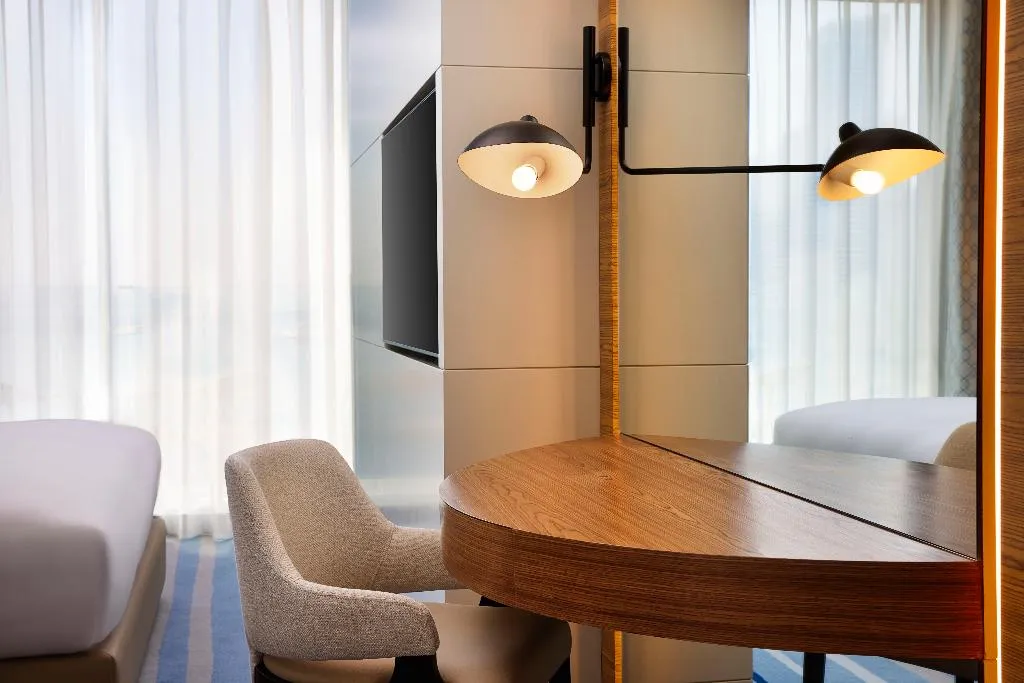 TWIN GUEST ROOM Room, Tumbi Ht Dubai The Palm, Tapestry Collec by Hilton, Dubai