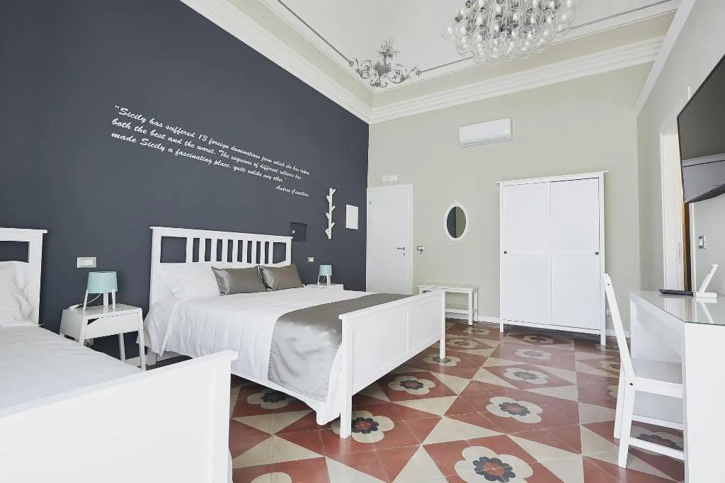 Room, Corte dei medici - Palace, Catania