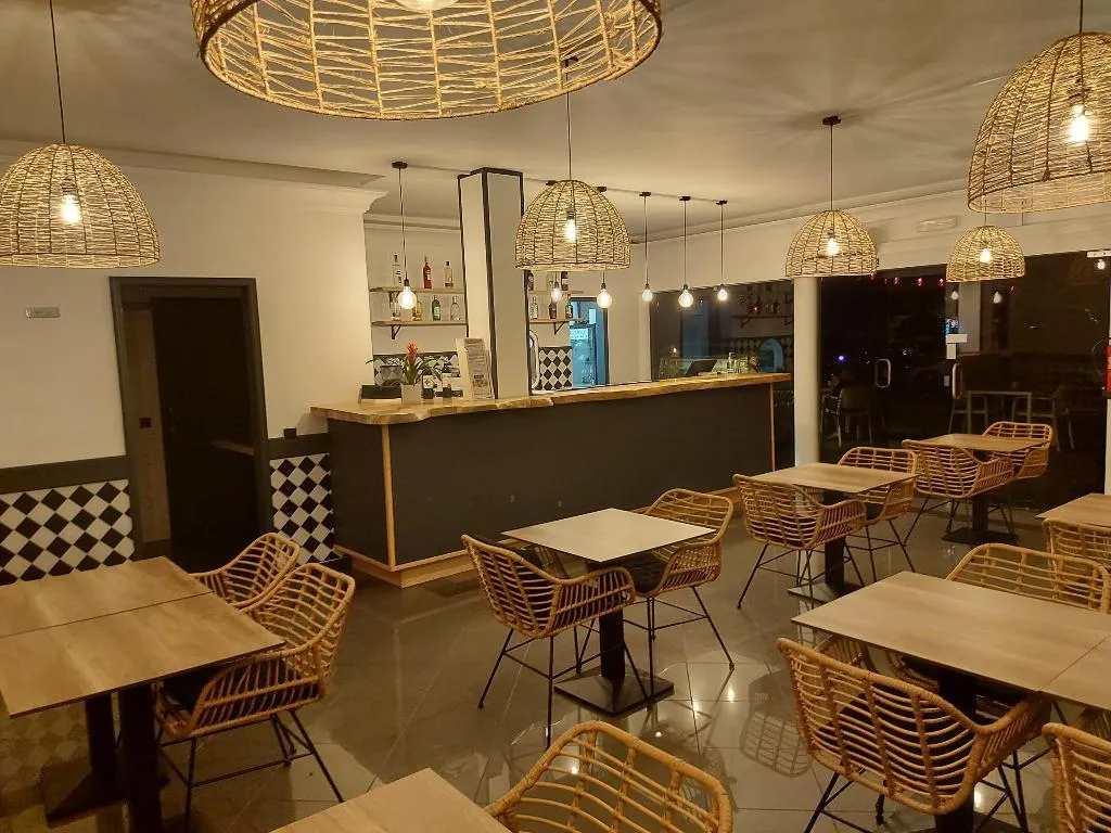Restaurant, Vila Do Castelo, Algarve