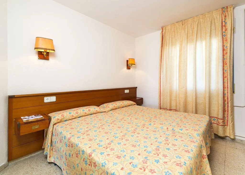 APARTMENT CAPACITY 4 Room, Apartamentos Guitart, Costa Brava