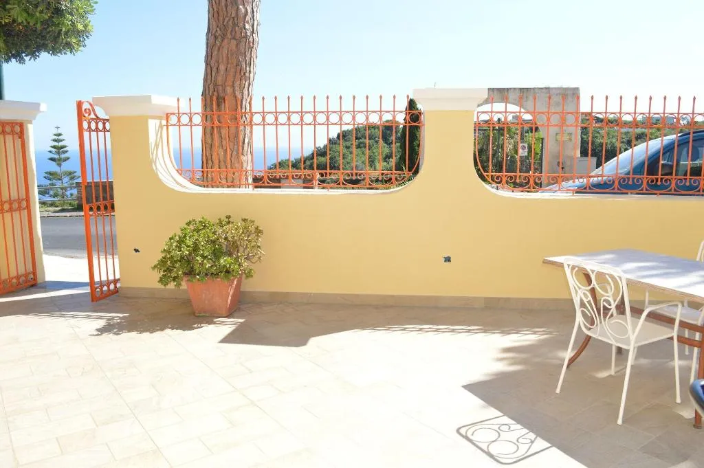 TRIPLE CLASSIC Room, Hotel Polito, Naples