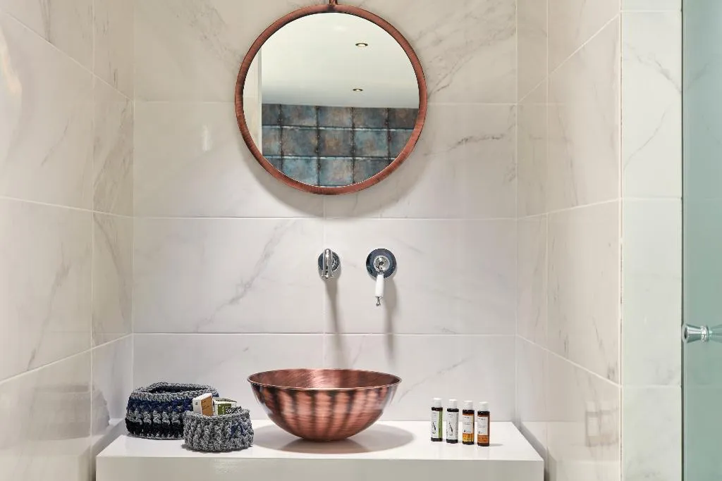 SUITE DELUXE Room, 18 Micon Street, Athens