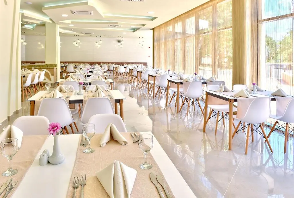 Restaurant, Hotel Grifid Foresta - All Inclusive Adults Only 1, Varna