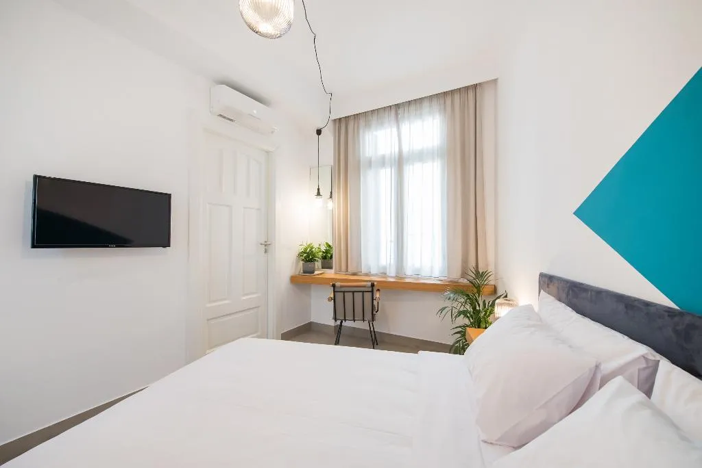 Double or Twin STANDARD Room, MONK Monastiraki Suites, Athens