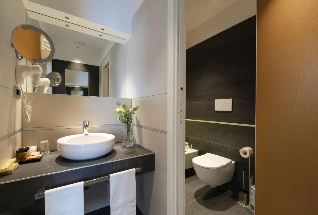 SUITE SEA VIEW WITH TERRACE Room, Reginna Palace, Naples