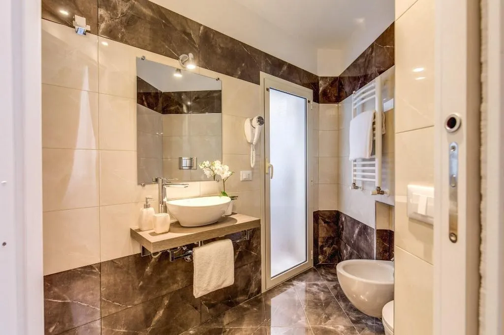 Room, The Bridge Suites, Rome
