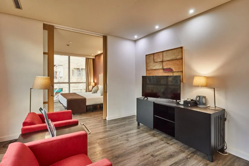 JUNIOR SUITE STANDARD Room, Silken Puerta Valencia, Valencia