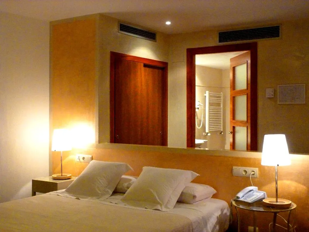 TRIPLE SUPERIOR WITH BALCONY Room, Hotel Carmen, Costa Brava