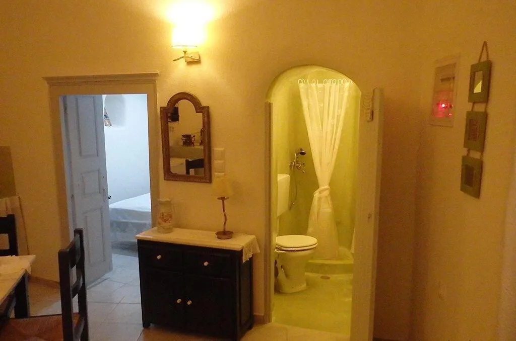 Room, Emmantina Houses, Santorini