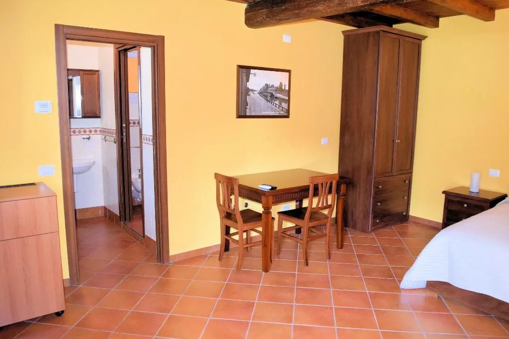 Room, Corte Certosina, Milan