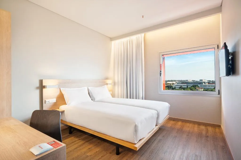 TWIN STANDARD Room, Moov Hotel Oeiras, Lisbon