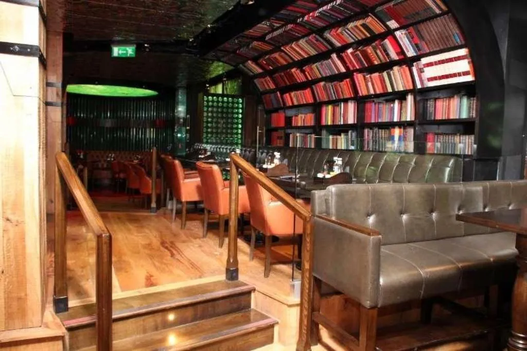 Bar, The Royal Hotel and Merrill Leisure Club, Dublin