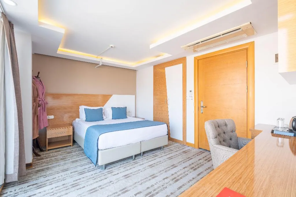 DOUBLE SEA VIEW WITH BALCONY Room, Hotel Bulvar, Izmir