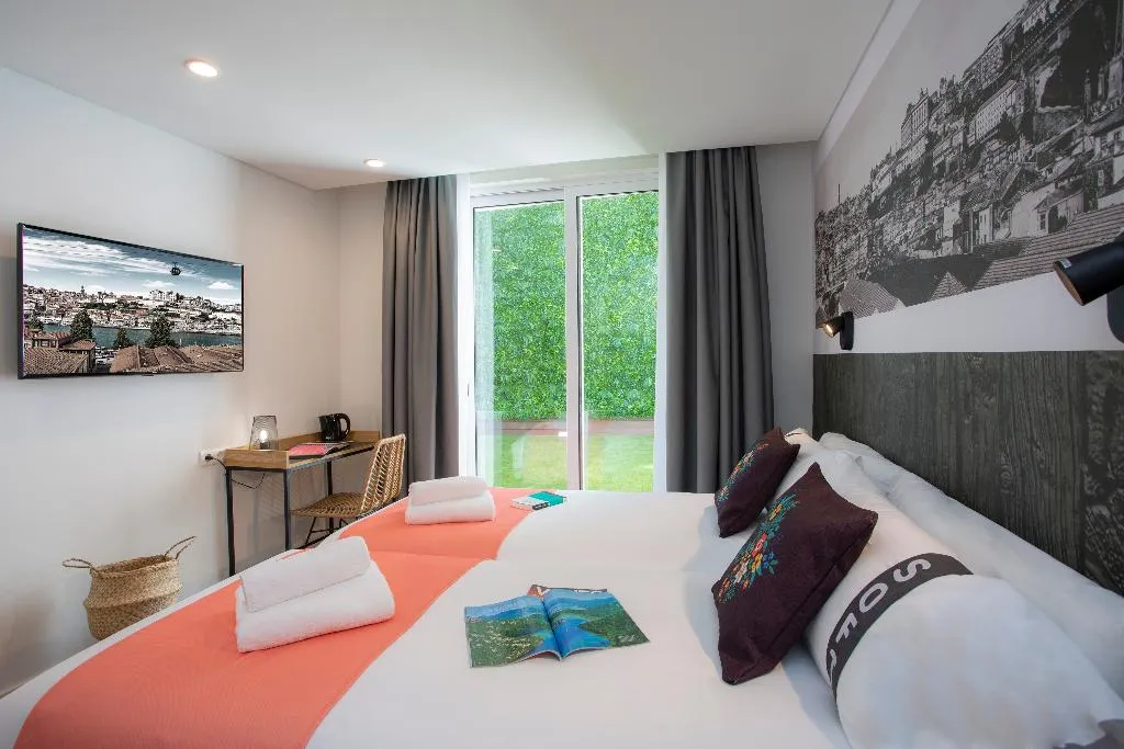 DOUBLE TWO BEDS Room, Casual Raizes Porto, Porto