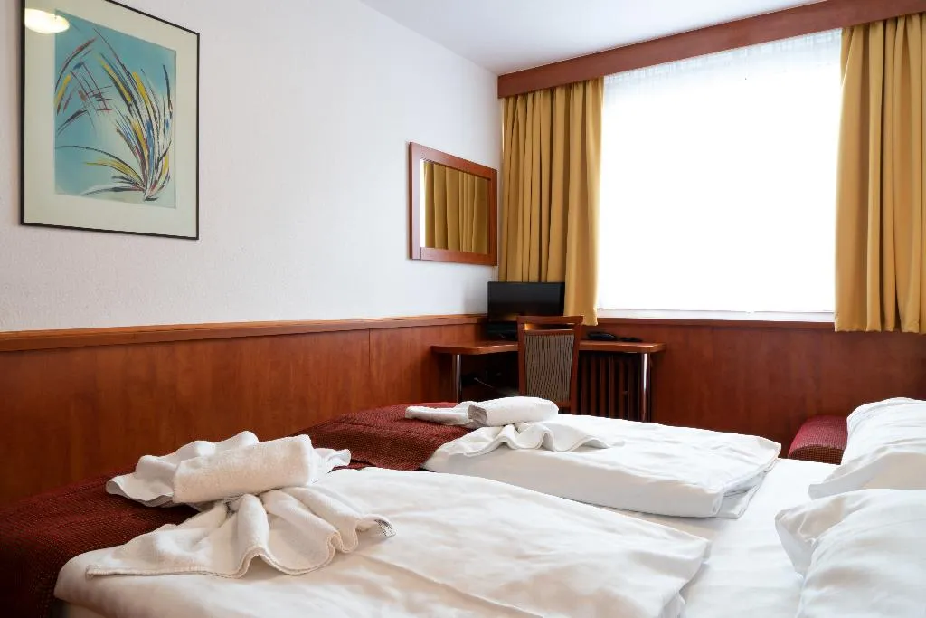TRIPLE STANDARD Room, Olympik Tristar, Prague