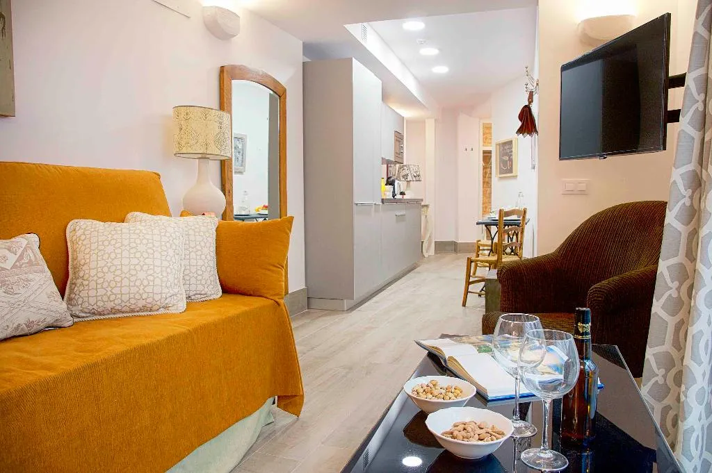 APARTMENT DELUXE Room, Overland Suites Catedral Luxury Apartments, Seville